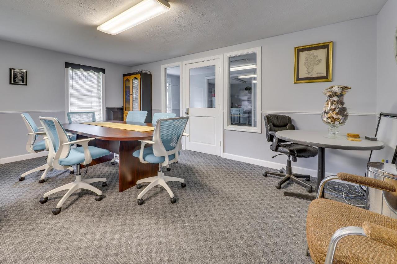 Quaint Condo In Wells With Community Indoor Pool! Exterior photo