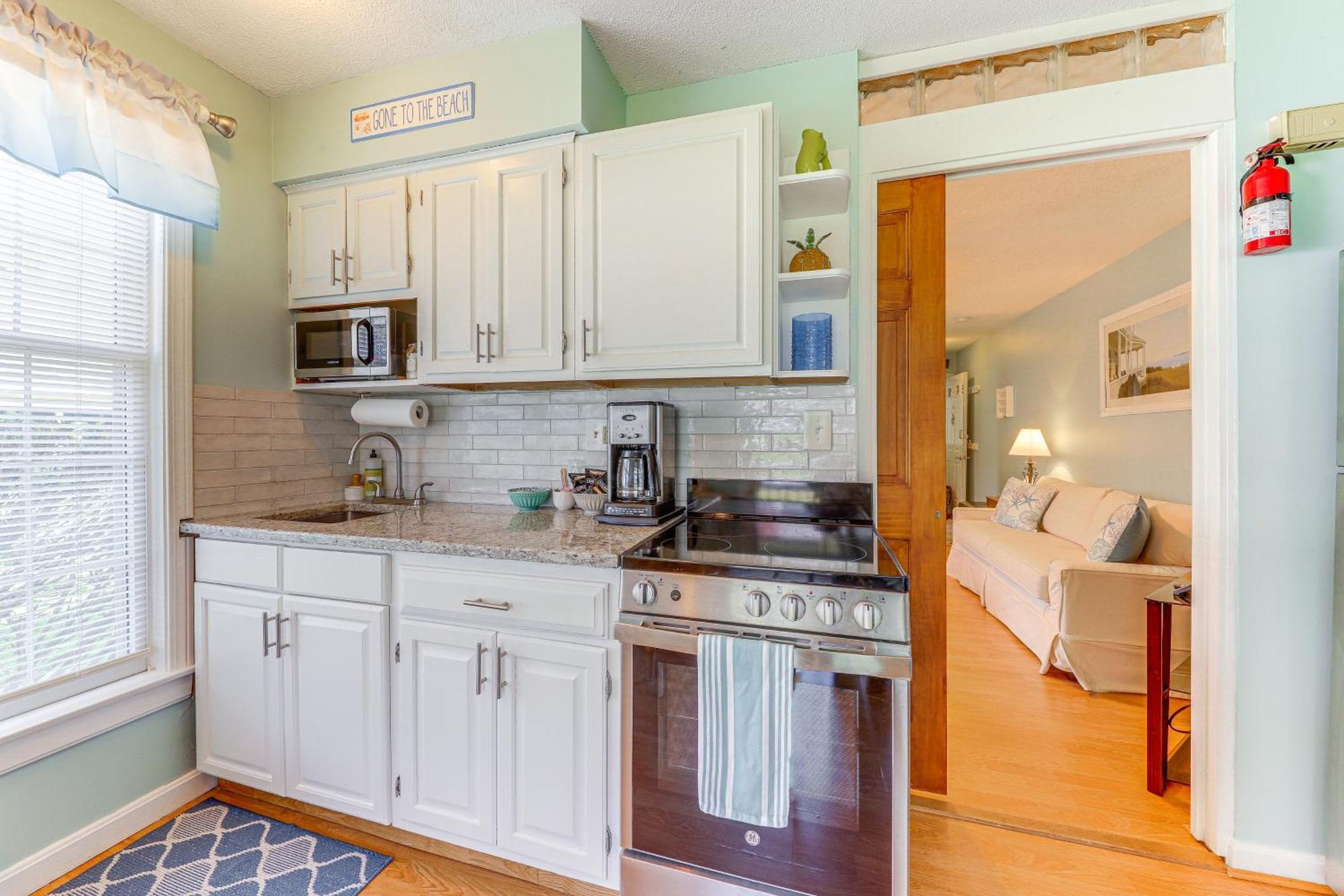 Quaint Condo In Wells With Community Indoor Pool! Exterior photo