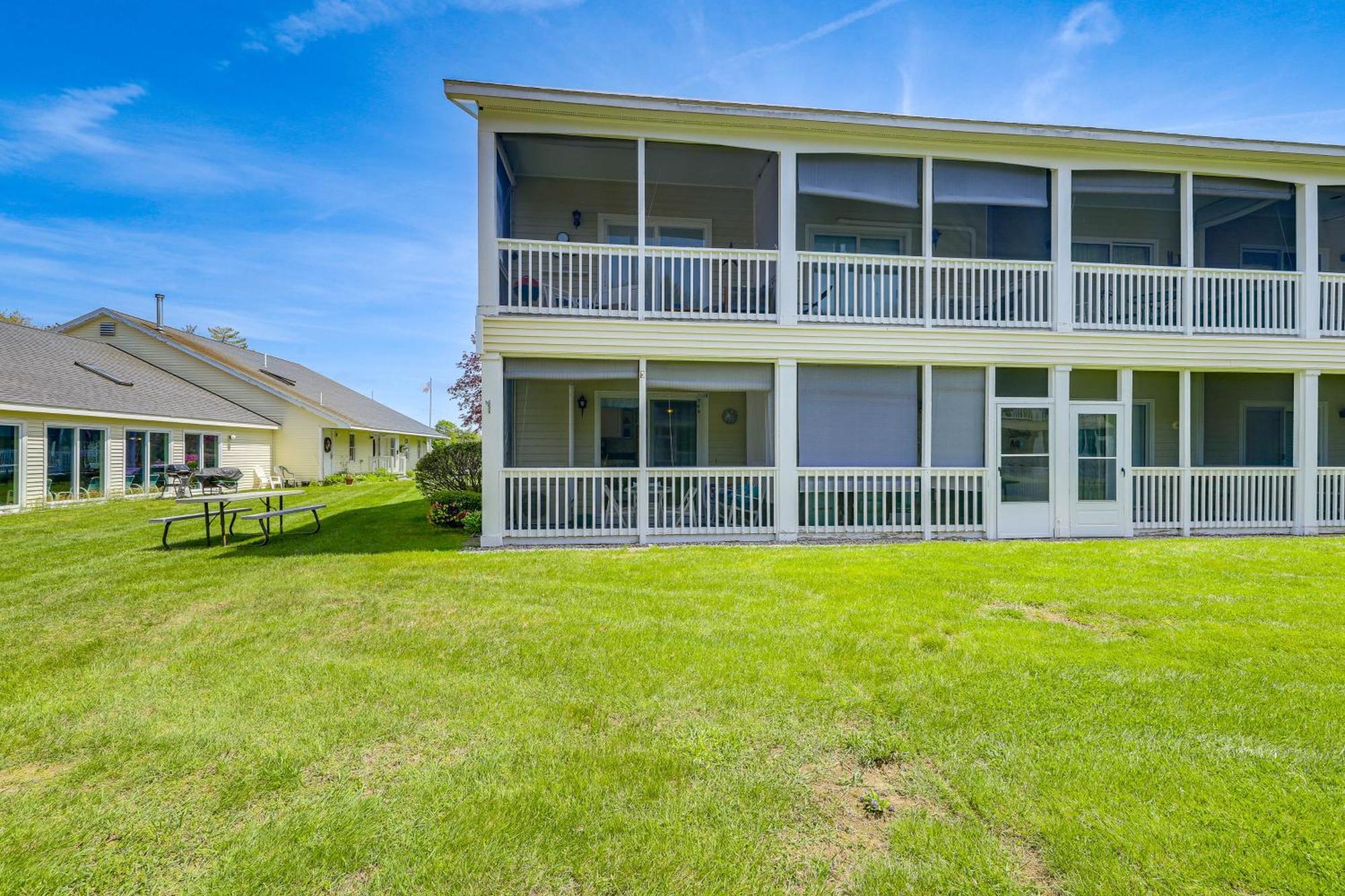 Quaint Condo In Wells With Community Indoor Pool! Exterior photo